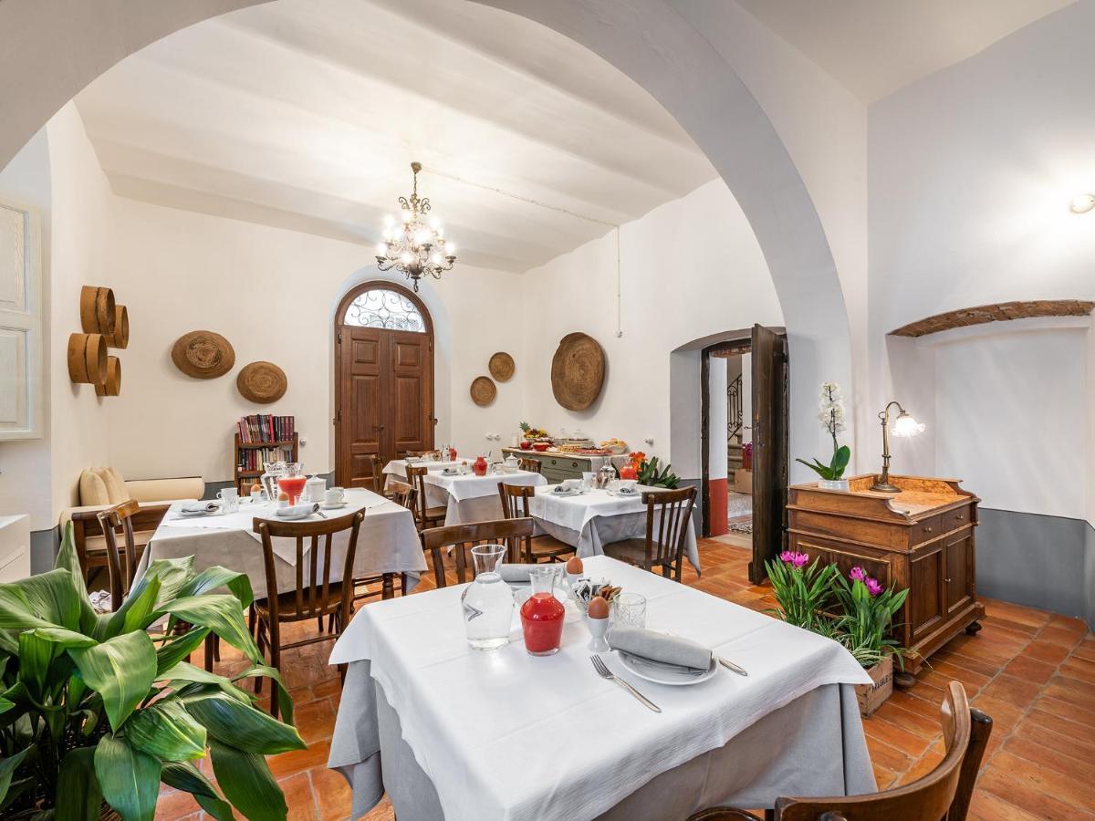 Palazzo Cherchi 多尔加利 外观 照片