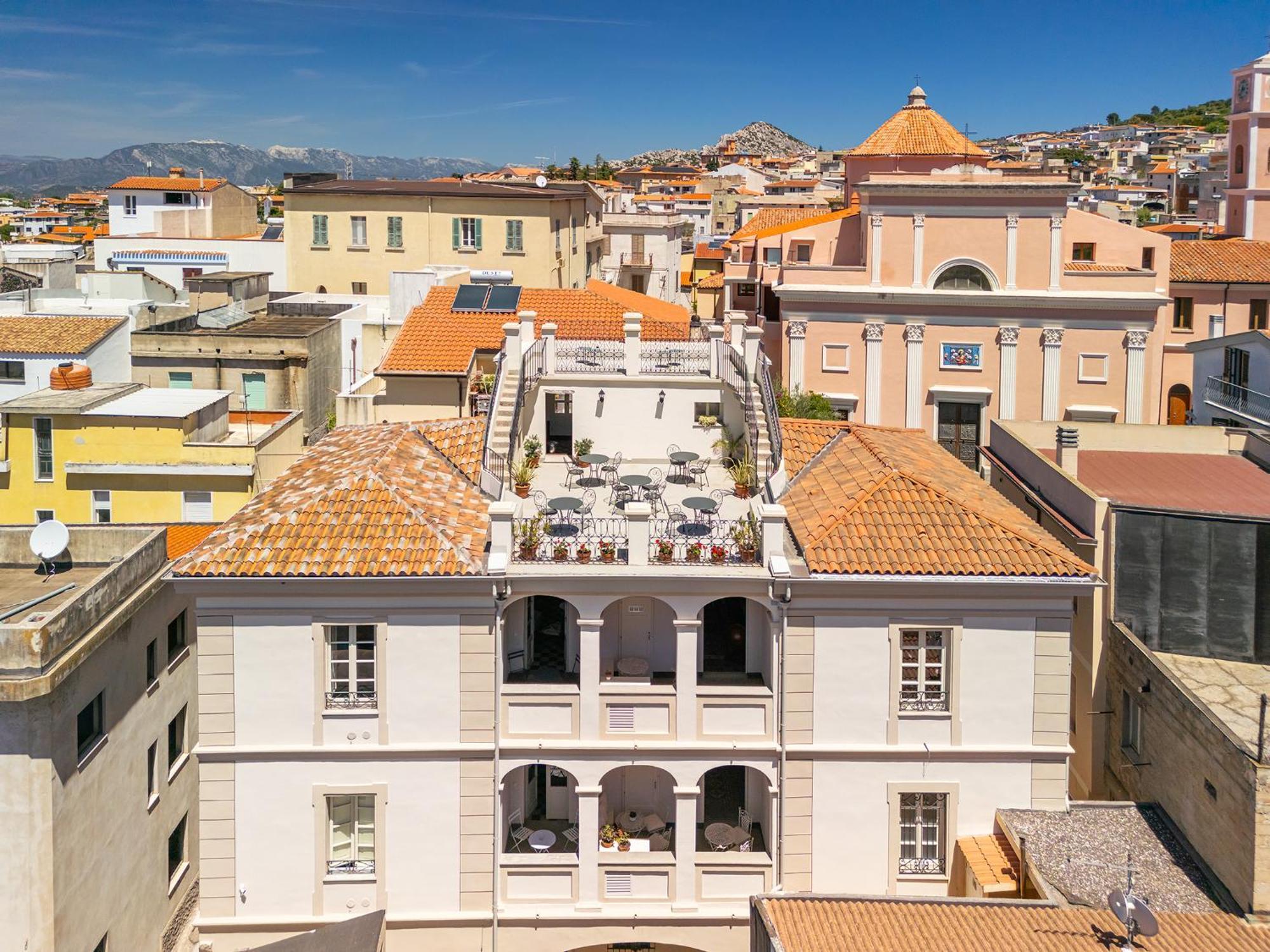 Palazzo Cherchi 多尔加利 外观 照片
